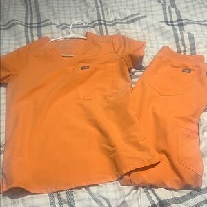 Figs Orange Short Sleeve Tee and jogger Pants Set